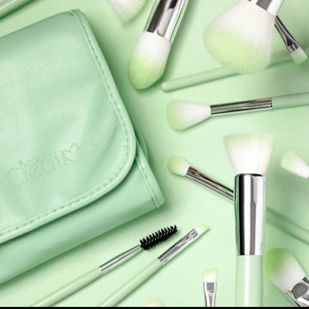Beauty Creations  Makeup Brushes